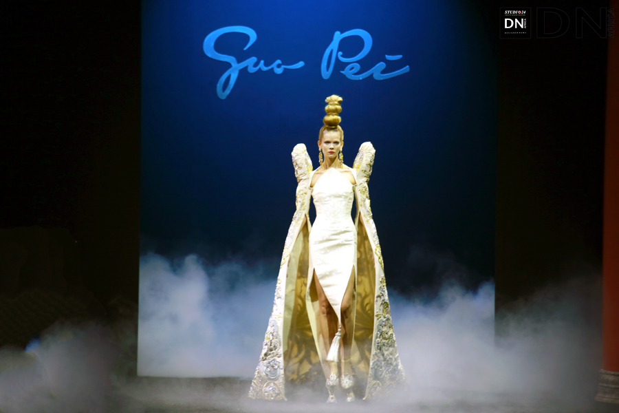 AFRICAN FASHION STYLE MAGAZINE - PFW GUO PEI SS19 COUTURE COLLECTION - PR JACQUES BABANDO COMMUNICATION - Official Media Partner DN AFRICA -STUDIO 24 NIGERIA - STUDIO 24 INTERNATIONAL - Ifeanyi Christopher Oputa MD AND CEO OF COLVI LIMITED AND STUDIO 24 - CHEVEUX CHERIE STUDIO BY MARIEME DUBOZ