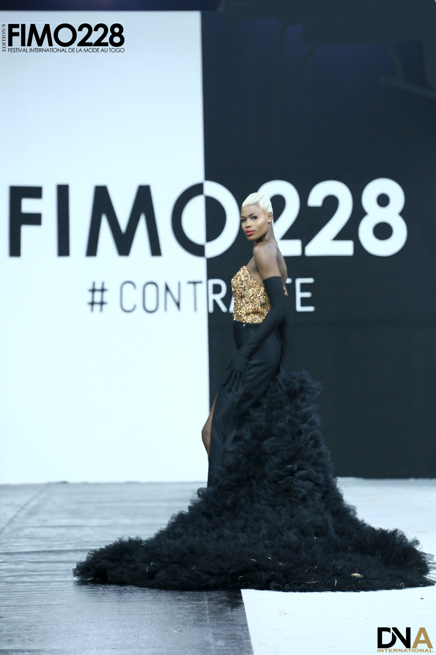 FIMO-228-Edition-9-Carlos-DESAULES---Couture-Collection-2022---International-Model-Celine-MINET---Organizer-Jacques-LOGOH-MD0A6793