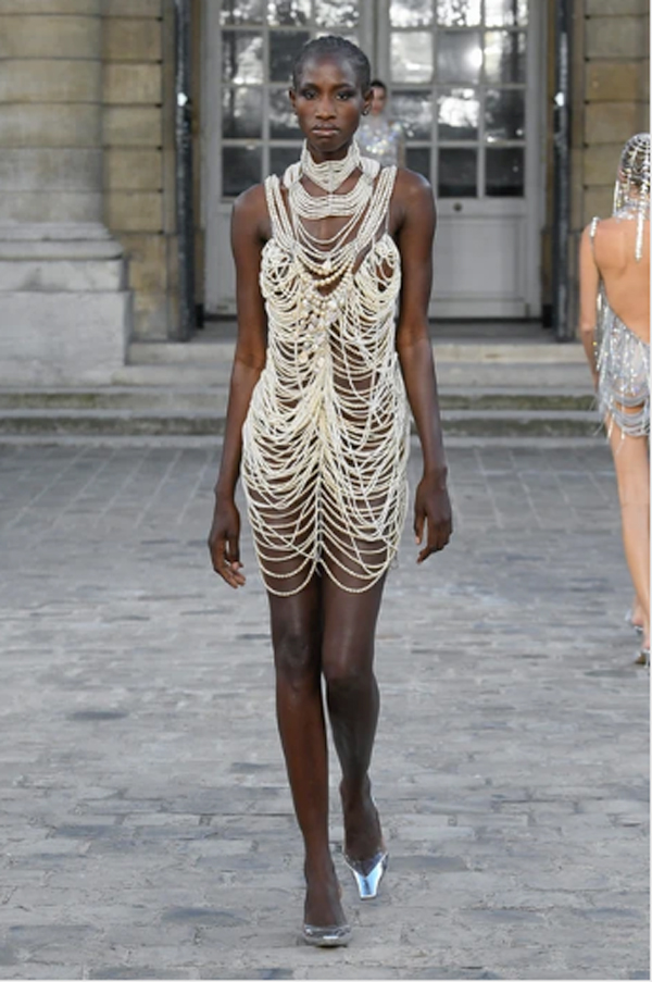 Les-Années-Folles,-Celia-Kritharioti-Couture-AW-22-23-Show---Feuza-Diouf-Look-24