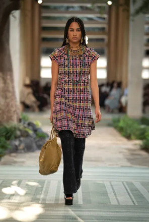 CHANEL - DAKAR FASHION SHOW -Métiers d'art 2022-23  - LOOK 32