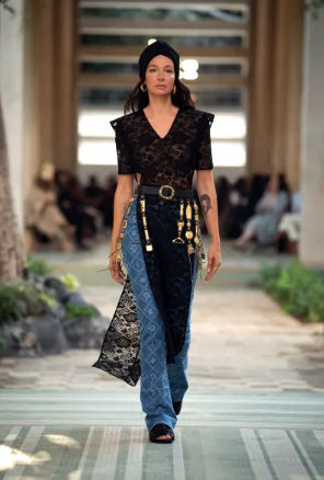 CHANEL - DAKAR FASHION SHOW -Métiers d'art 2022-23  - LOOK 39