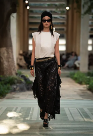 CHANEL - DAKAR FASHION SHOW -Métiers d'art 2022-23  - LOOK 42