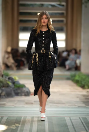 CHANEL - DAKAR FASHION SHOW -Métiers d'art 2022-23  - LOOK 51