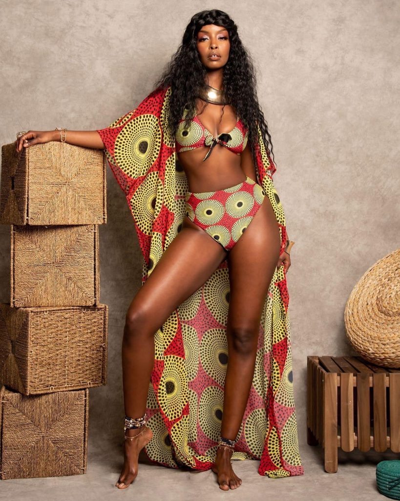 Swimweaar-wax-pagnific-africanprint-swimwear-ofuure