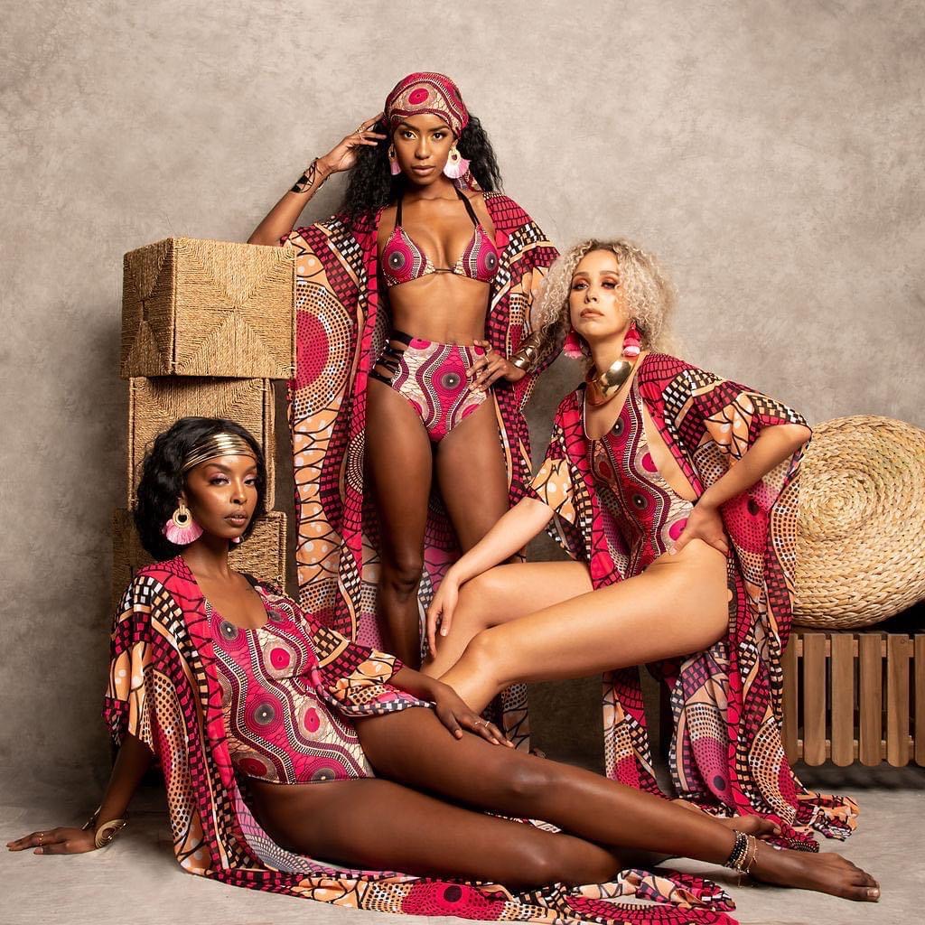 Swimweaar-wax-pagnific-africanprint-swimwear-ofuure