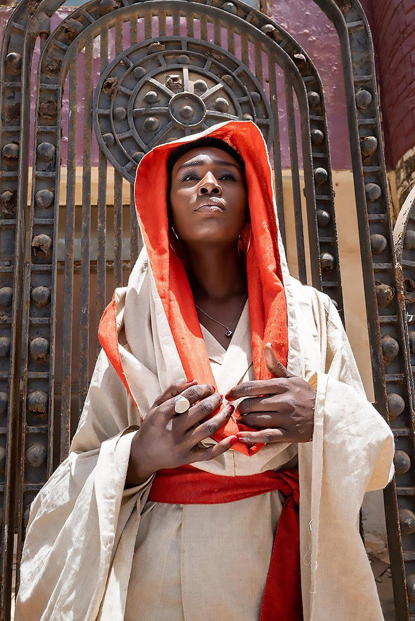 NOGAYE-FALL-NF-DESIGN-3RD -COLLECTION-BOUR-AK-LINGUERE-MEANING-THE-KING-AND-THE-QUEEN-Pierre-de-PEROUGES-Photograph-DN-AFRICA-MEDIA-PARTNER-LOOK-1