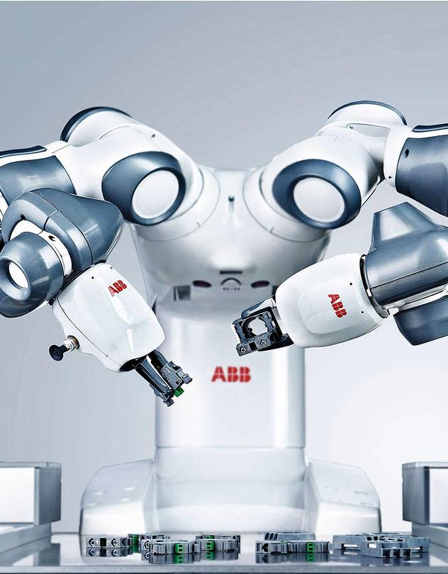 AI FASHION MAG - ROBOTS FOR MANUFACTURING