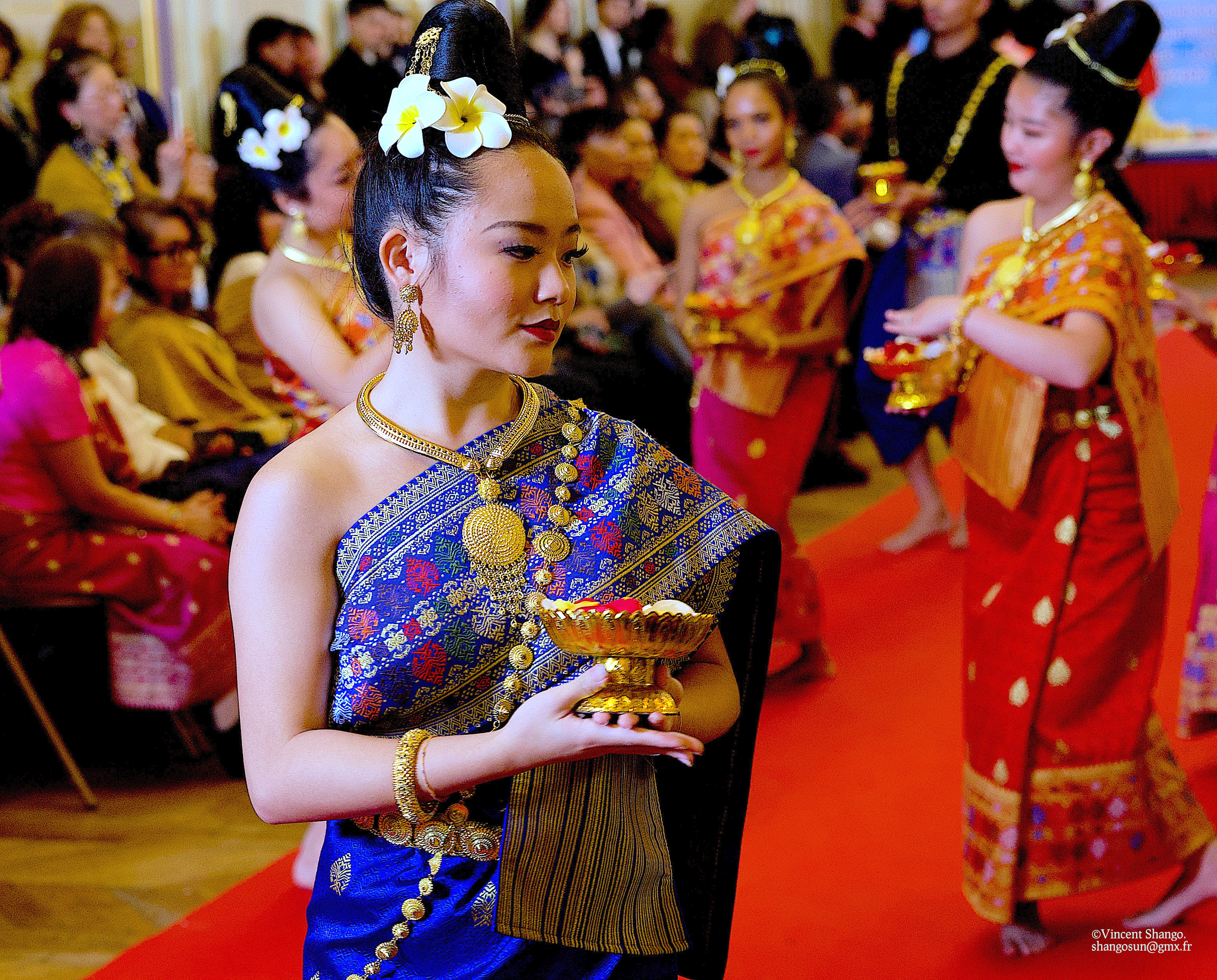 LAO-Fashion-Week.Showcase -2023-Lao-Fashion-Festival-in-Paris - Photographe Vincent SHANGO - Cameraman Charles JACKOTIN