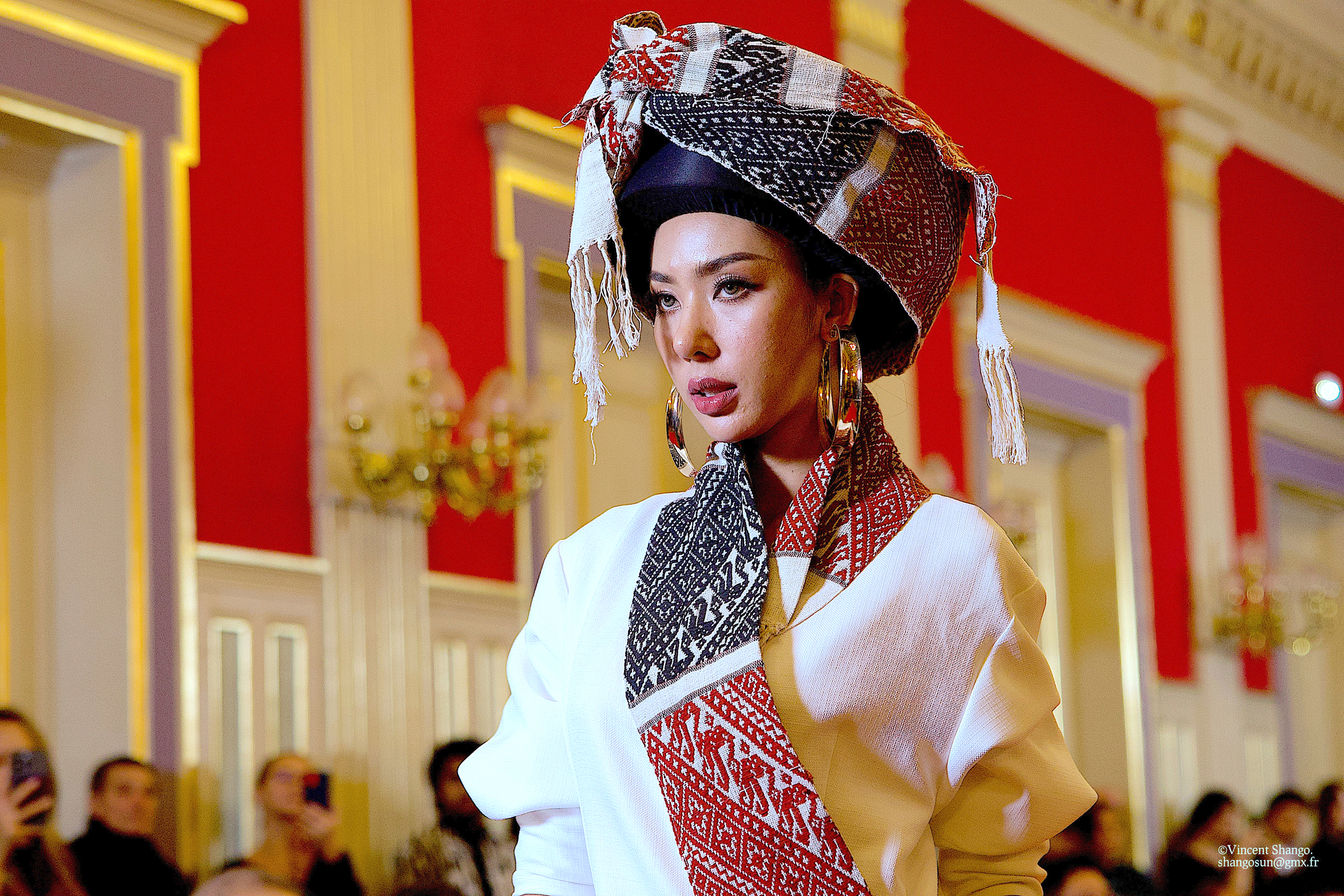 LAO-Fashion-Week.Showcase -2023-Lao-Fashion-Festival-in-Paris - Photographe Vincent SHANGO - Cameraman Charles JACKOTIN