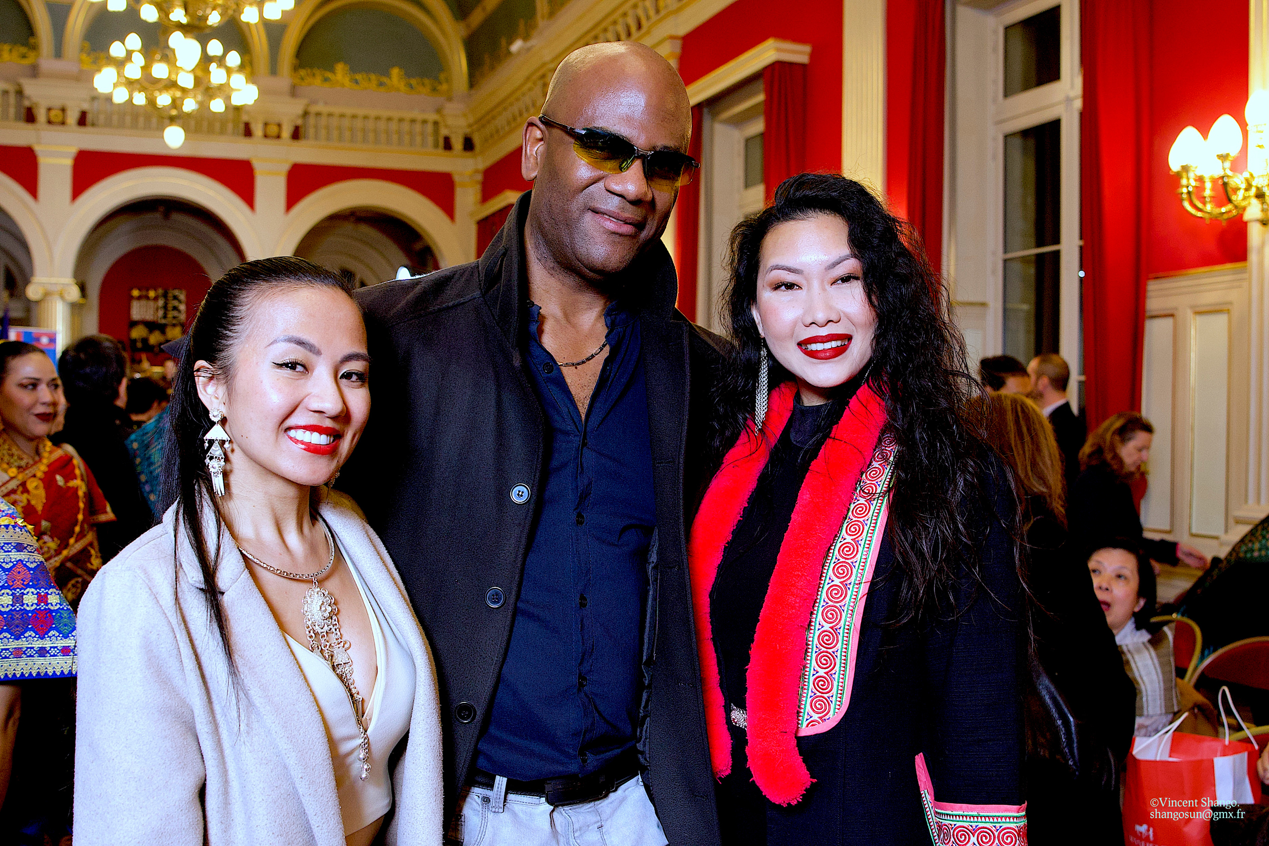 LAO-Fashion-Week.-2023-Lao-Fashion-Festival-in-Paris -Special Guest Thierry JOLY -  Photographe Vincent SHANGO - Cameraman Charles JACKOTIN