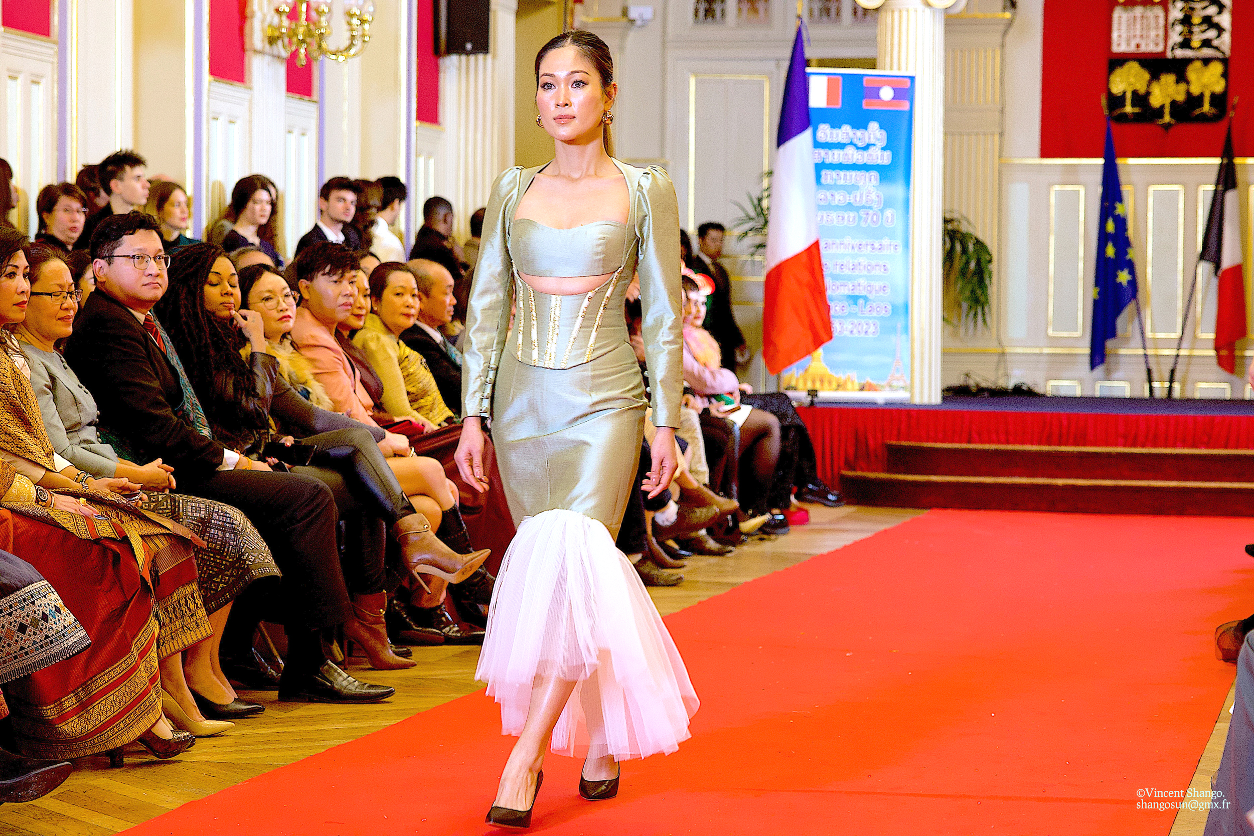 LAO-Fashion-Week.Showcase -2023-Lao-Fashion-Festival-in-Paris - Photographe Vincent SHANGO - Cameraman Charles JACKOTIN