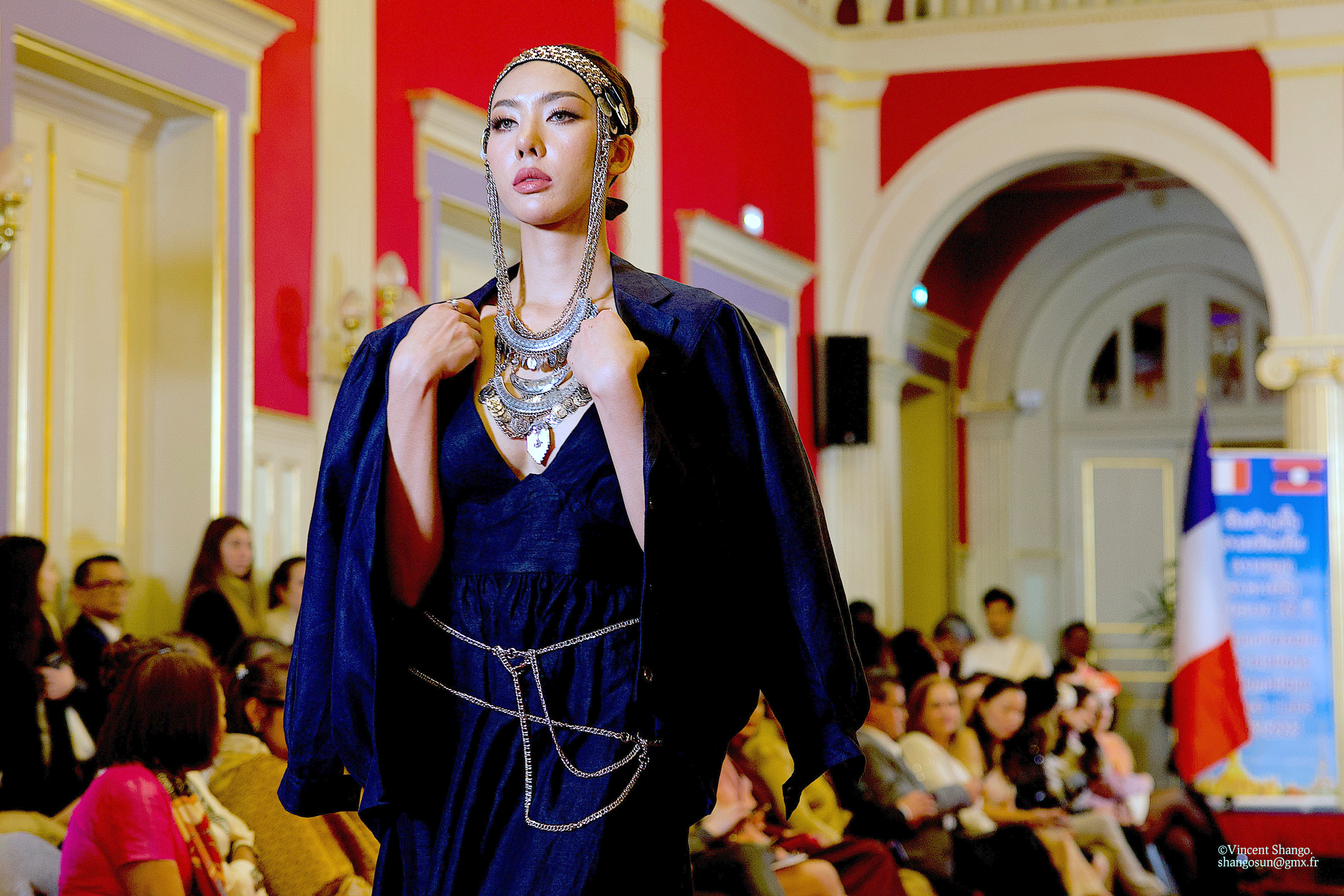 LAO-Fashion-Week.-2023-Lao-Fashion-Festival-in-Paris - Photographe Vincent SHANGO - Cameraman Charles JACKOTIN