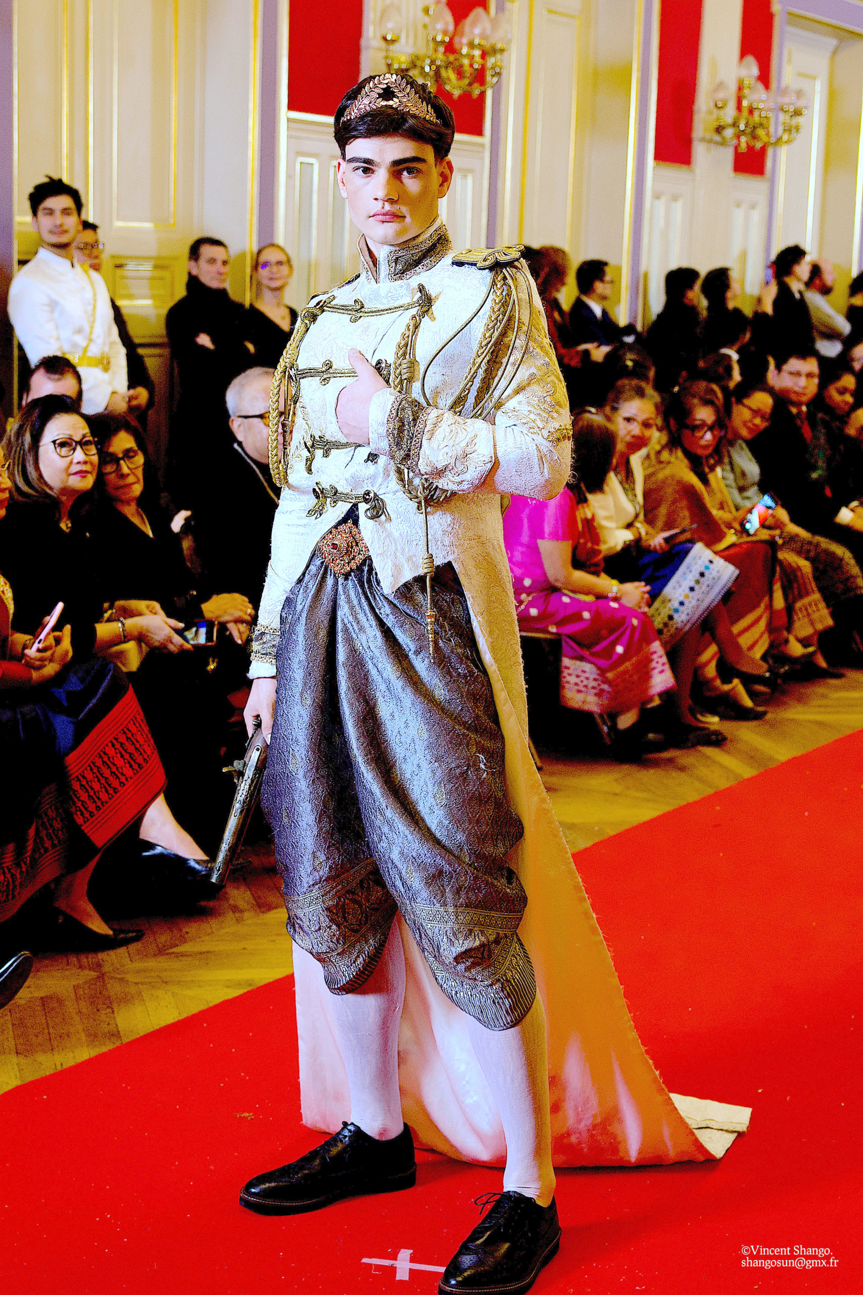 LAO-Fashion-Week.Showcase -2023-Lao-Fashion-Festival-in-Paris - Photographe Vincent SHANGO - Cameraman Charles JACKOTIN