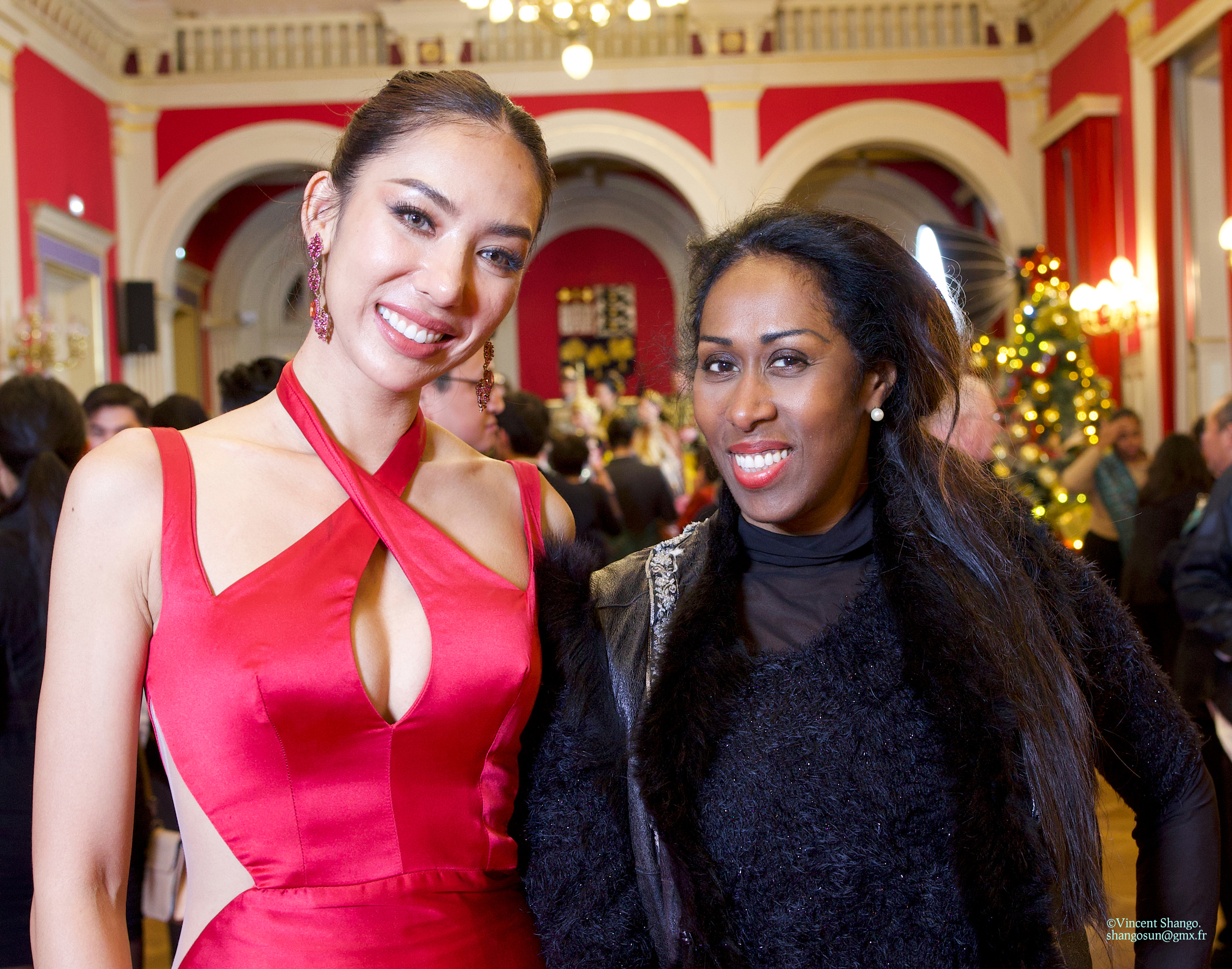 LAO-Fashion-Week.-2023-Lao-Fashion-Festival-in-Paris- Miss Universe LAOS - Miss Papao Phaimany Lathsabant - Photographe Vincent SHANGO - Cameraman Charles JACKOTIN