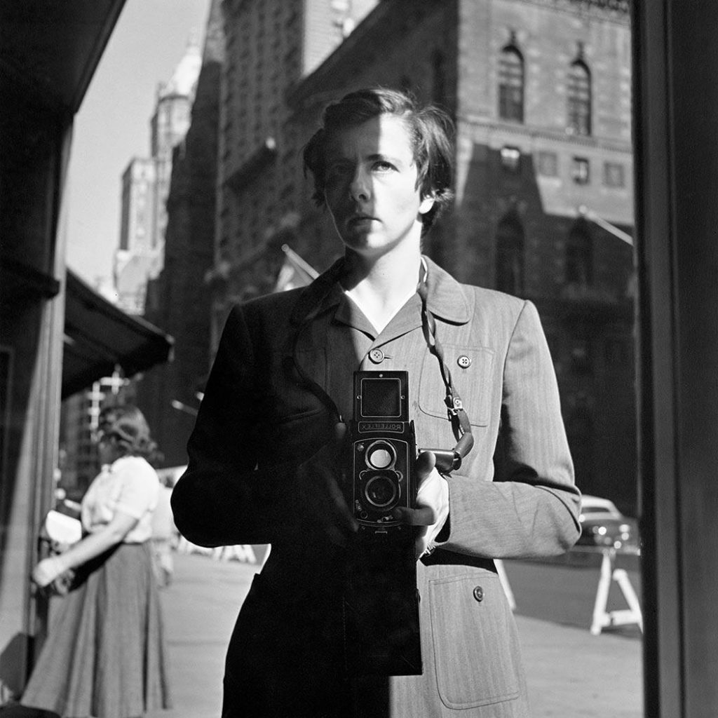 ©-The-Estate-of-Vivian-Maier,-courtesy-Collection-John-Maloof - october 1953 Selfie portrait - New York