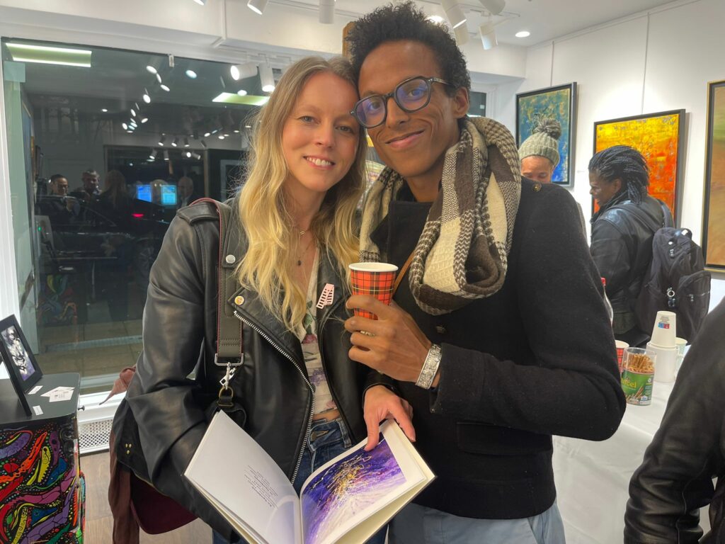 Contemporary French Artist | Abstract Expressionism - Fady FERHI  presents her solo exhibition L’appel de la lumière at the International Art Gallery - Georges LEVY in presence of Georges LEVY, Fady FERHI, Patrick LACHAUD, Amadou THIAM, Jack DJEYIM