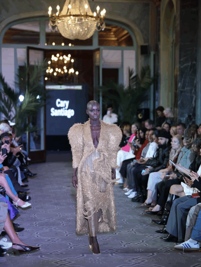 CARY SANTIAGO -GLOBAL FASHION WEEK - DIVINE TAMA - GALERIE BOURBON