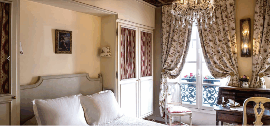 The front rooms of the Hôtel Paris Marais Caron de Beaumarchais 